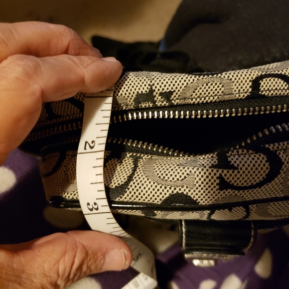 Guess mini backpack - Picture 3 of 9